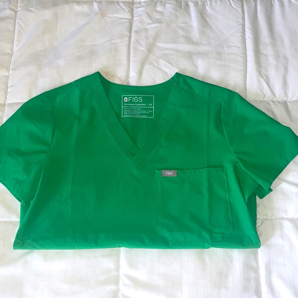 FIGS Safety Green 💚 Top
